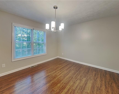 365 Telford Drive - Photo Thumbnail 6
