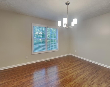 365 Telford Drive - Photo Thumbnail 7
