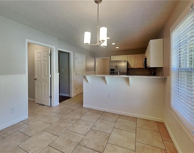 365 Telford Drive - Photo Thumbnail 5