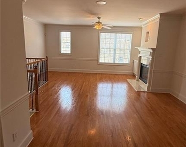 1186 Arbor Park Lane - Photo Thumbnail 17