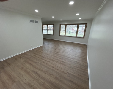 2811 N Harvard Avenue - Photo Thumbnail 1