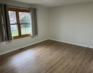 2811 N Harvard Avenue - Photo Thumbnail 4
