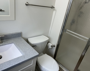 2811 N Harvard Avenue - Photo Thumbnail 6