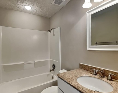 4364 S Landing Drive - Photo Thumbnail 15