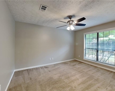 4364 S Landing Drive - Photo Thumbnail 13