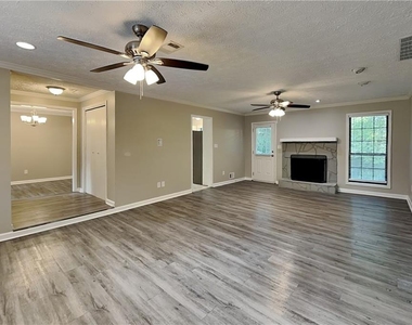4364 S Landing Drive - Photo Thumbnail 3