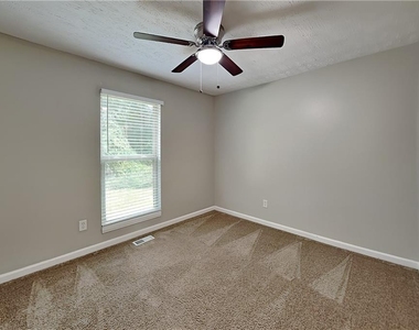 4414 Treeline Way - Photo Thumbnail 11