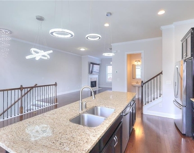 1306 Harris Way - Photo Thumbnail 5