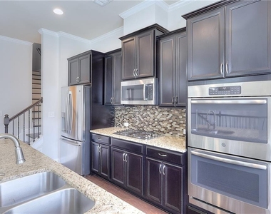 1306 Harris Way - Photo Thumbnail 2