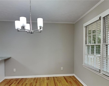 316 Pioneer Circle - Photo Thumbnail 5