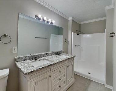 316 Pioneer Circle - Photo Thumbnail 8