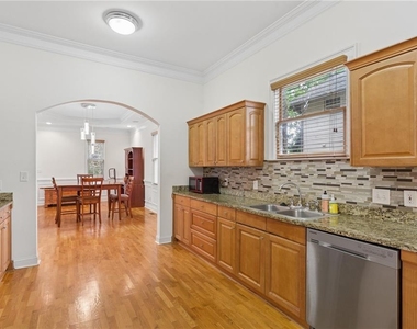 649 Peeples Street Sw - Photo Thumbnail 6