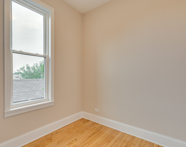 2441 W Cortland Street - Photo Thumbnail 12