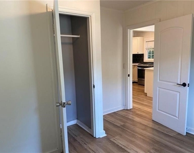 1391 Se Smith Street Se - Photo Thumbnail 9