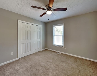 19 Joy Drive - Photo Thumbnail 11