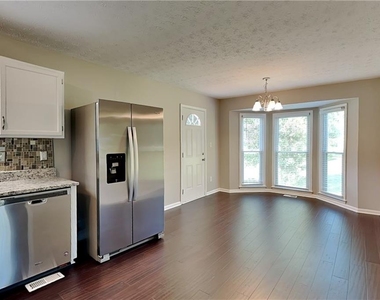 19 Joy Drive - Photo Thumbnail 4