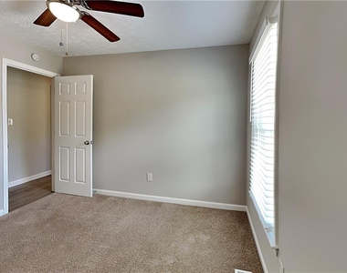 19 Joy Drive - Photo Thumbnail 10