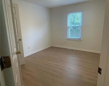 2589 Halcyon Way - Photo Thumbnail 10