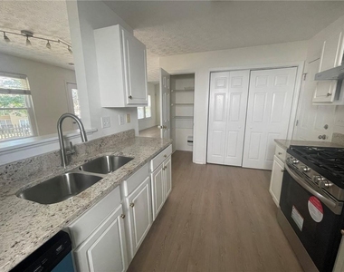 2589 Halcyon Way - Photo Thumbnail 4