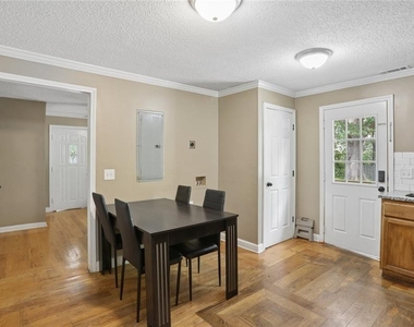 891 N Eugenia Place Nw - Photo Thumbnail 4