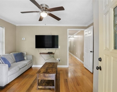 891 N Eugenia Place Nw - Photo Thumbnail 2