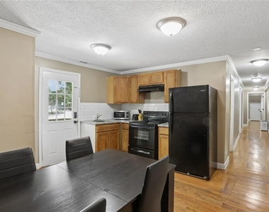 891 N Eugenia Place Nw - Photo Thumbnail 5
