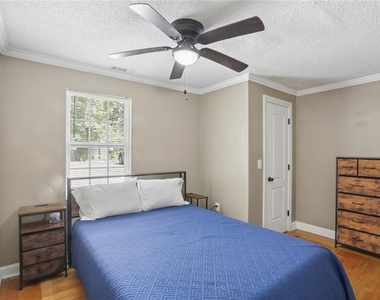 891 N Eugenia Place Nw - Photo Thumbnail 9
