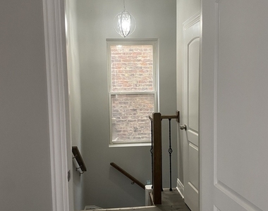 2714 W Polk Street - Photo Thumbnail 7