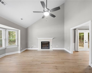 1393 Poplar Pointe Se - Photo Thumbnail 1