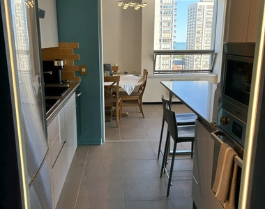 1360 N Sandburg Terrace - Photo Thumbnail 4