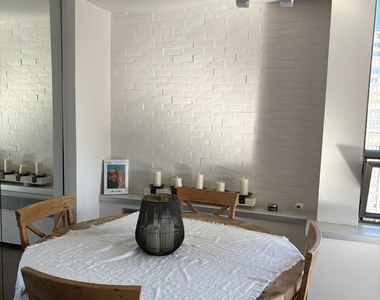 1360 N Sandburg Terrace - Photo Thumbnail 7
