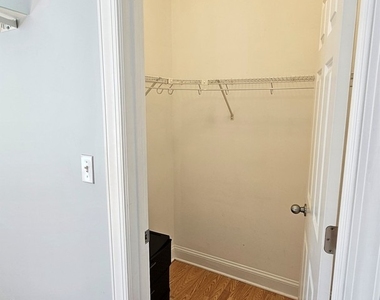 7363 N Damen Avenue - Photo Thumbnail 11