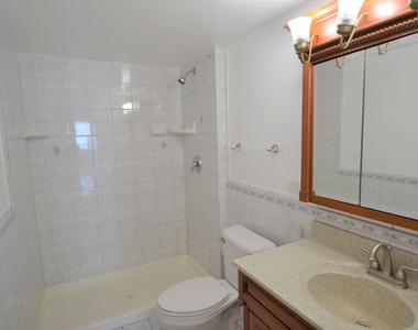 4180 N Marine Drive - Photo Thumbnail 13