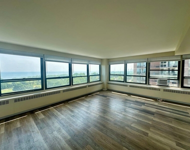 4180 N Marine Drive - Photo Thumbnail 1