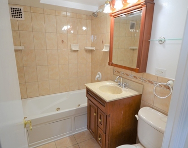 4180 N Marine Drive - Photo Thumbnail 14