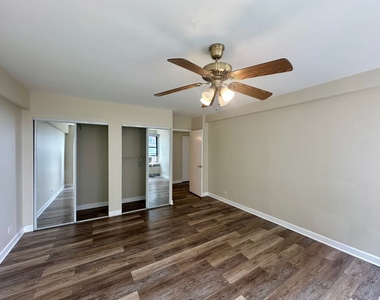 4180 N Marine Drive - Photo Thumbnail 11