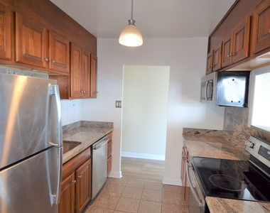 4180 N Marine Drive - Photo Thumbnail 8