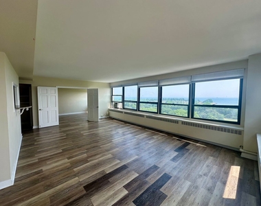 4180 N Marine Drive - Photo Thumbnail 3