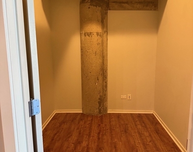 1110 W 15th Street - Photo Thumbnail 11