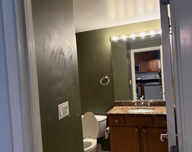 1110 W 15th Street - Photo Thumbnail 8