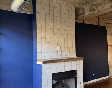 1110 W 15th Street - Photo Thumbnail 3