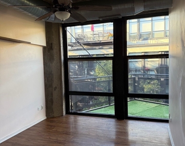 1110 W 15th Street - Photo Thumbnail 16