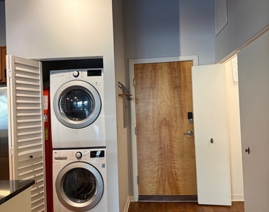 1110 W 15th Street - Photo Thumbnail 7