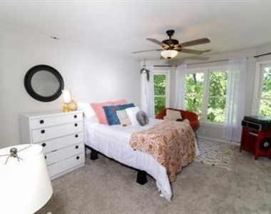 215 Glenbrook Lane - Photo Thumbnail 17