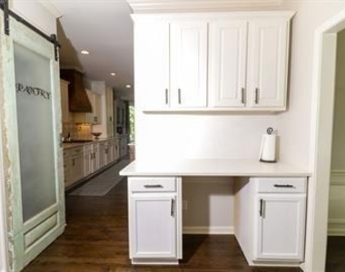 215 Glenbrook Lane - Photo Thumbnail 8