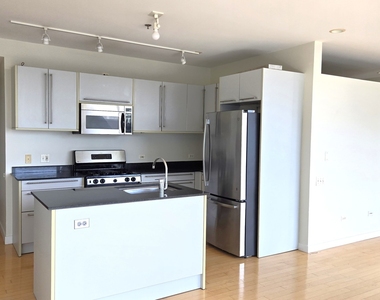 510 W Erie Street - Photo Thumbnail 7