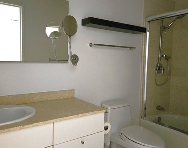 510 W Erie Street - Photo Thumbnail 11