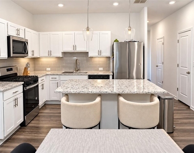 4402 Ryan Street - Photo Thumbnail 4