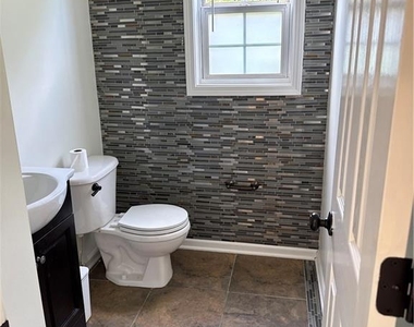 2908 Belfaire Lake Drive - Photo Thumbnail 18