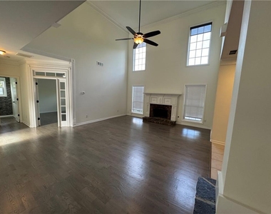 2908 Belfaire Lake Drive - Photo Thumbnail 4